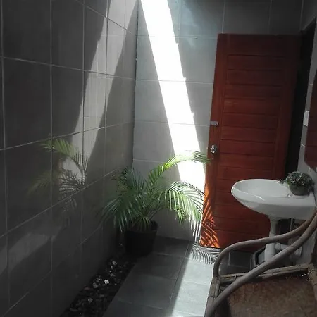 Swara Homestay 2 Lembongan Exterior foto